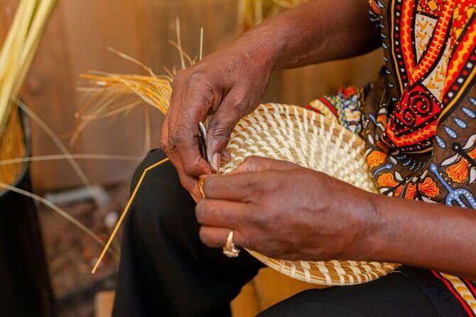 Kigali: Choose Your Traditional Craft Experiences - Canvas and culture: turning impressions into paint
